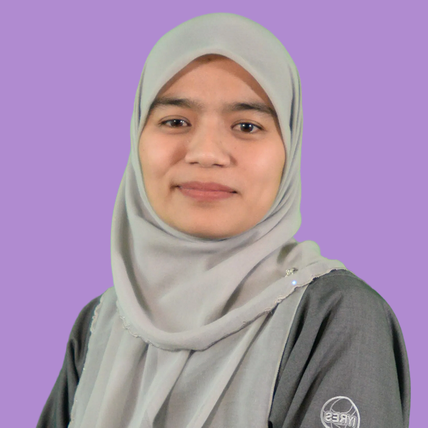Puan Norhidayah Omar